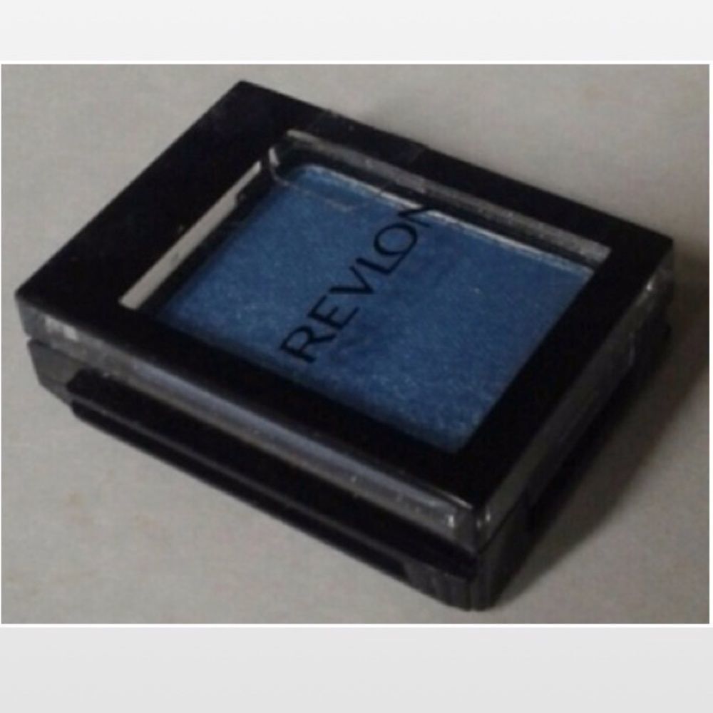 New Revlon Eyeshadow Womens Blue Make Up NWT - Picture 4 of 7